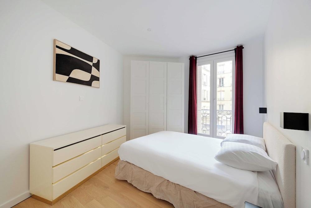 Superb apt A/C - 2br/6p - St Germain-des-pres - Tap to explore photos