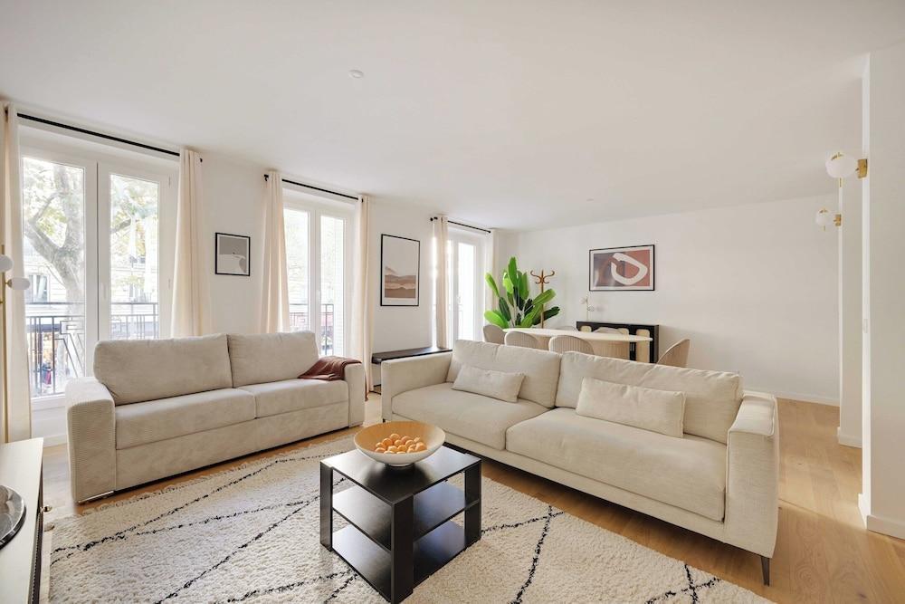Superb apt A/C - 2br/6p - St Germain-des-pres - Tap to explore photos