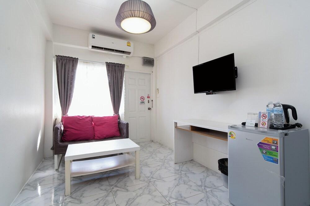Take a Rest Donmueang Room Type - Suite, Non Smoking