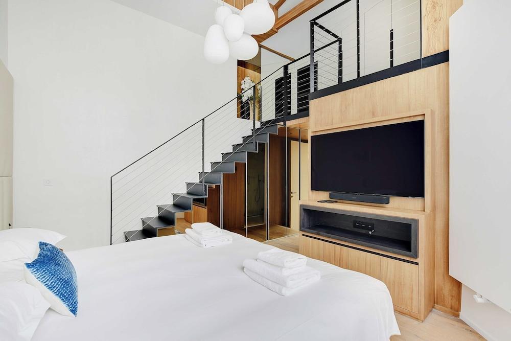 Exceptional apt With A/C - 2bd/4p - Parc Monceau - Tap to explore photos