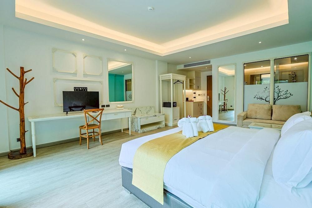 Aqua Resort Aonang Krabi Room Type - Deluxe Double Room, Balcony, Pool View
