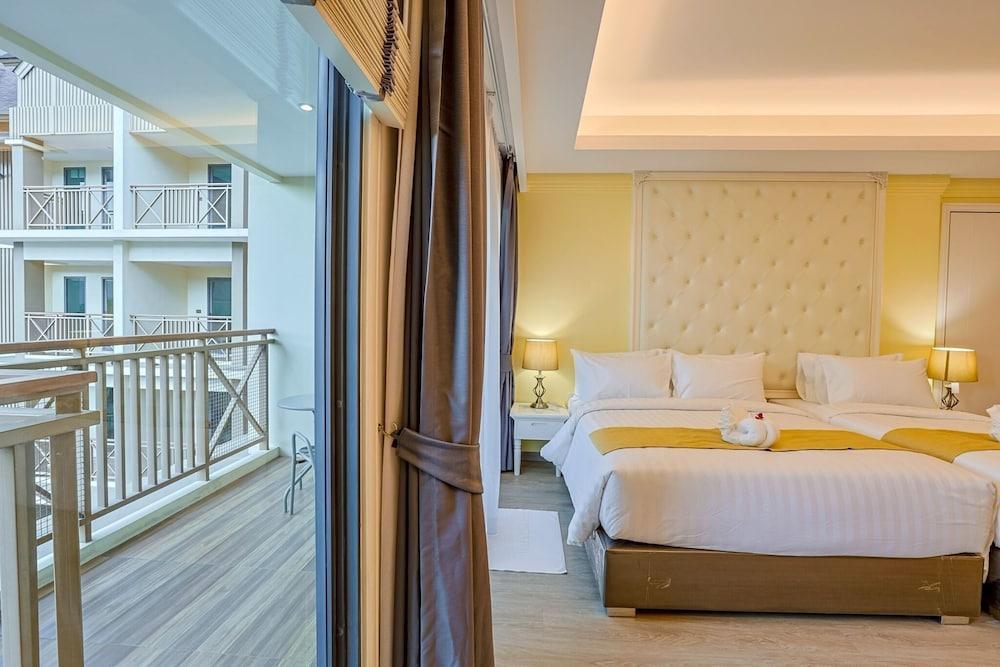 Aqua Resort Aonang Krabi Room Type - Deluxe Triple Room, Balcony