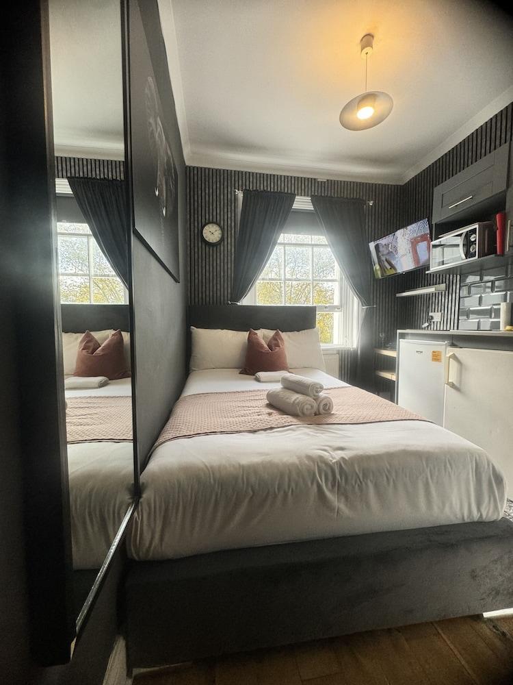 The Savers Hotel by PLI Room Type - Double Room, Ensuite