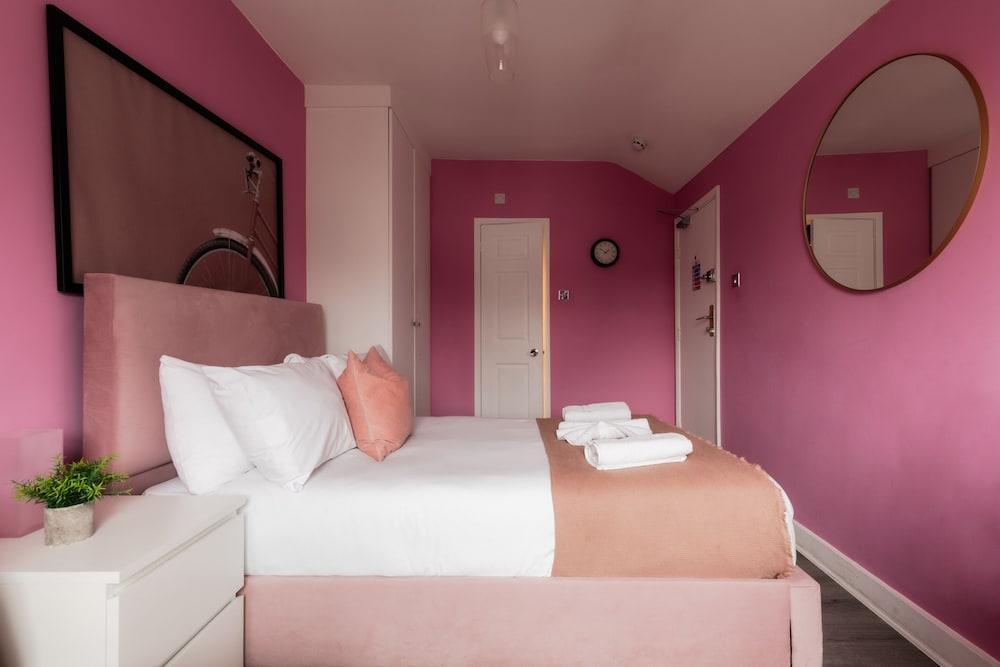 The Savers Hotel by PLI Room Type - Double Room, Ensuite (2)
