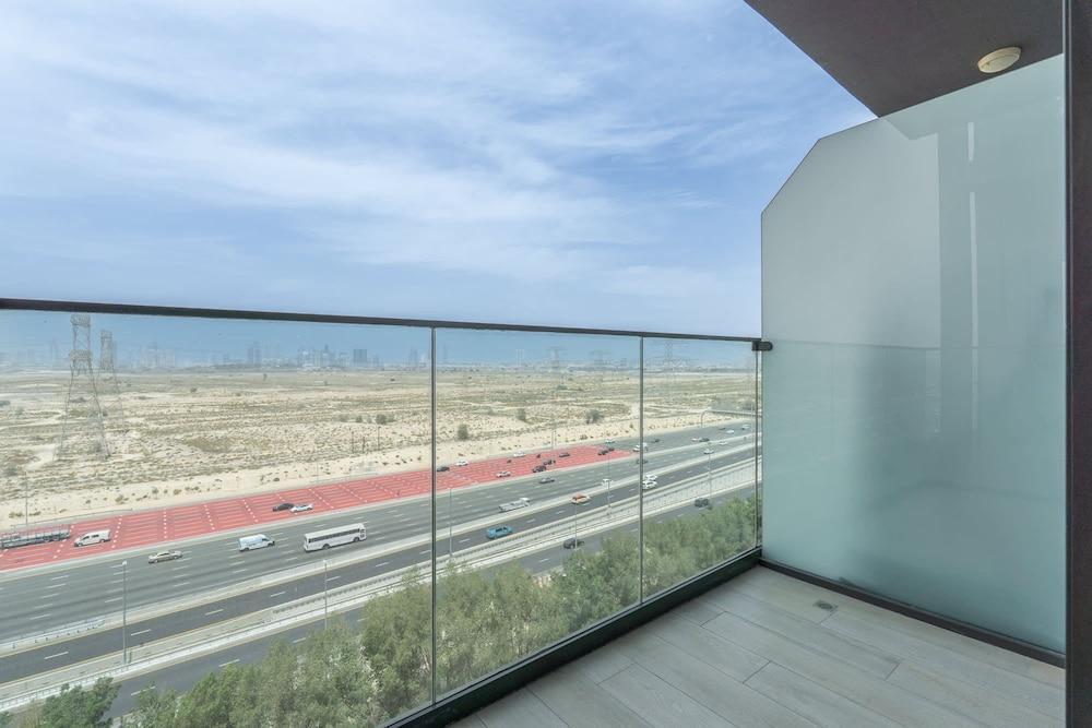 An Extraordinary Studio in Jumeirah Village Circle - Tap to explore photos
