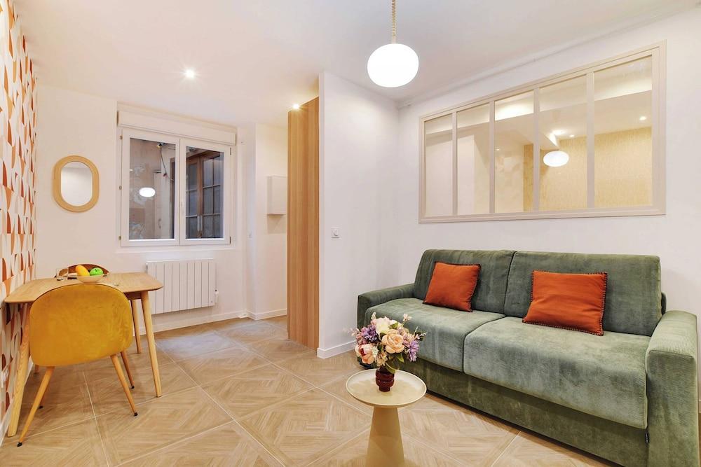 Quiet Apartment - 1br/4p - Porte Saint-denis - Tap to explore photos