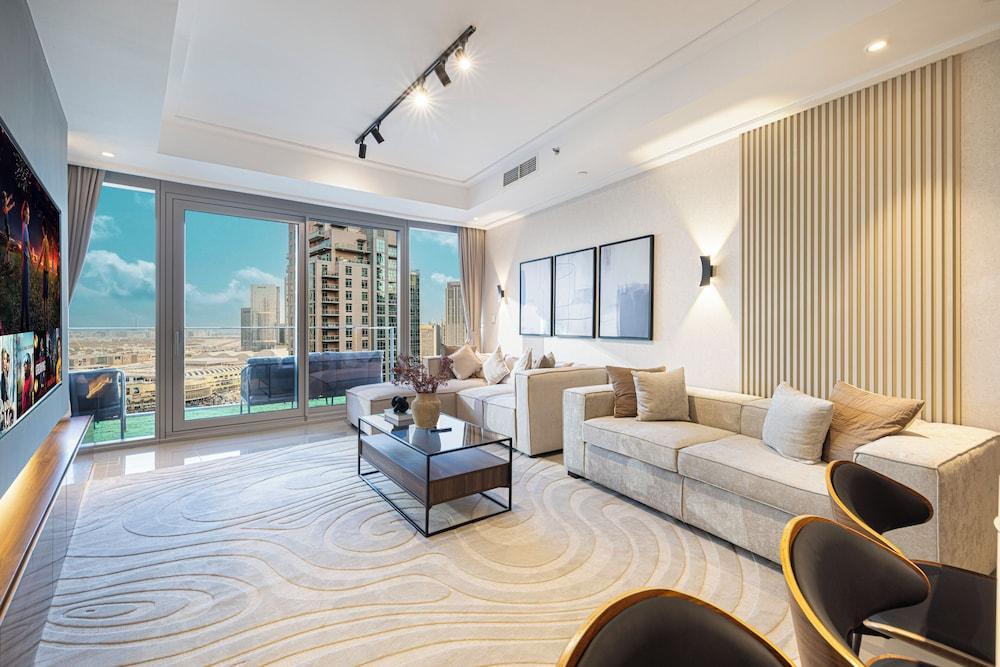 Roomszy Residences - Opera Grand - Tap to explore photos
