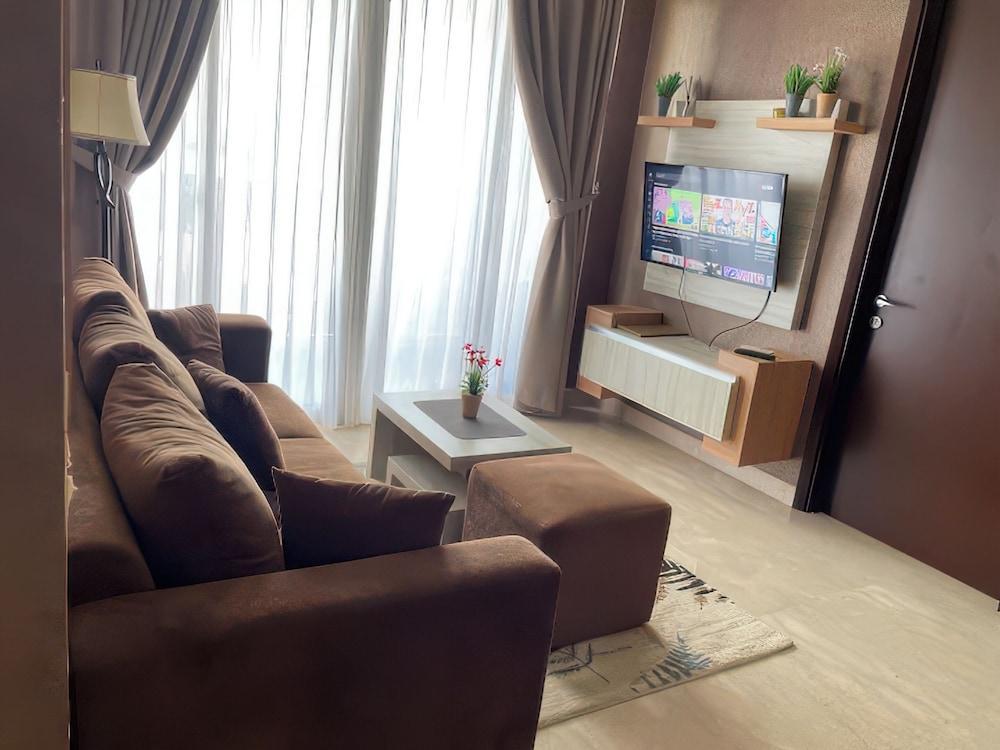 Genius Jakarta - Menteng Park Luxury Apt - Tap to explore photos