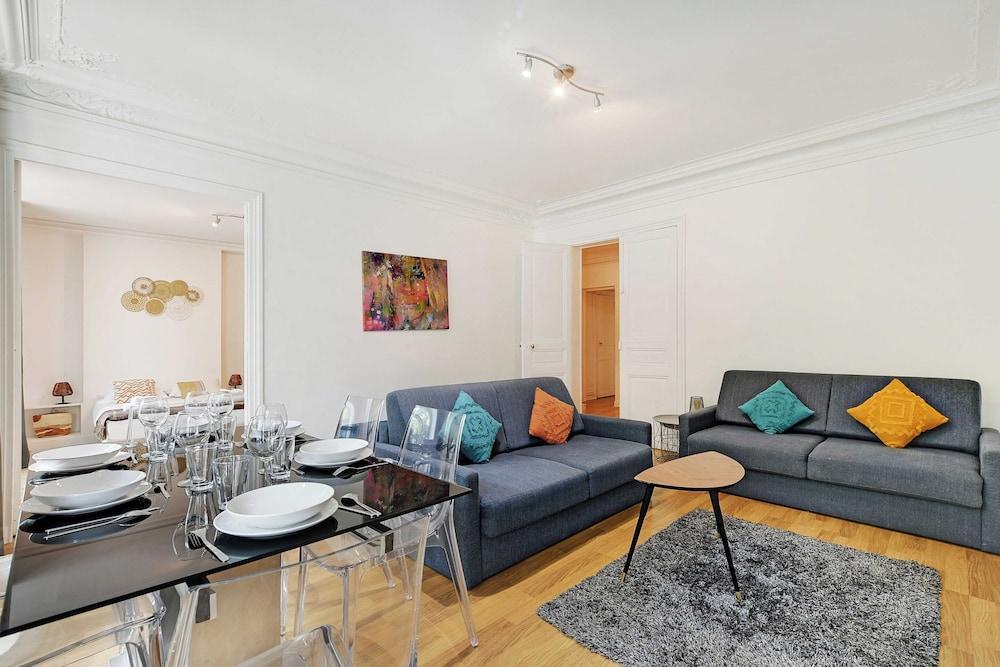 Chic Apartment - 3br/10p - Gare de L'est/republique - Tap to explore photos