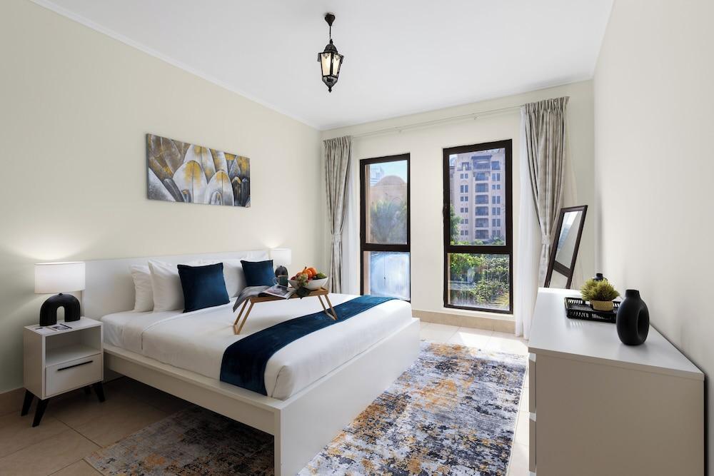 Maison Privee - Stylish & Spacious Apartment in Downtown Dubai Room Type - Deluxe Apartment, Non Smoking