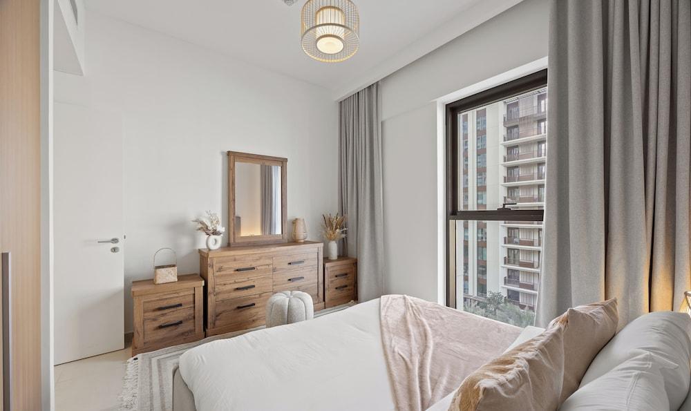WYZ RENT|Earthy Elegant 1BR Surf 2 Creek Beach - Tap to explore photos