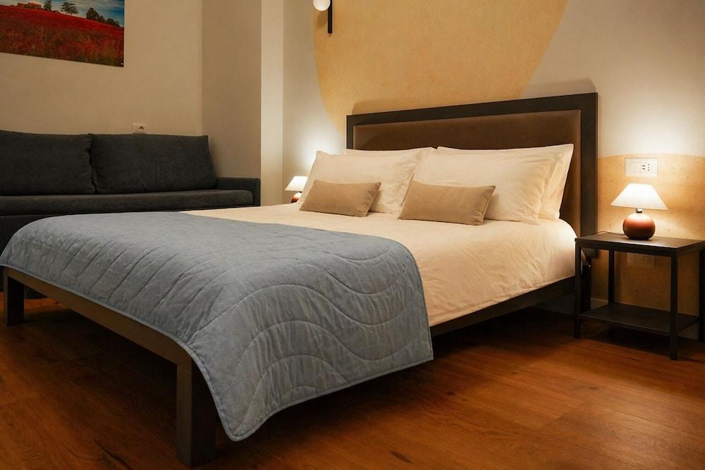 Vatican Dolce Remy Guest House Room Type - Quadruple Room, Private Bathroom