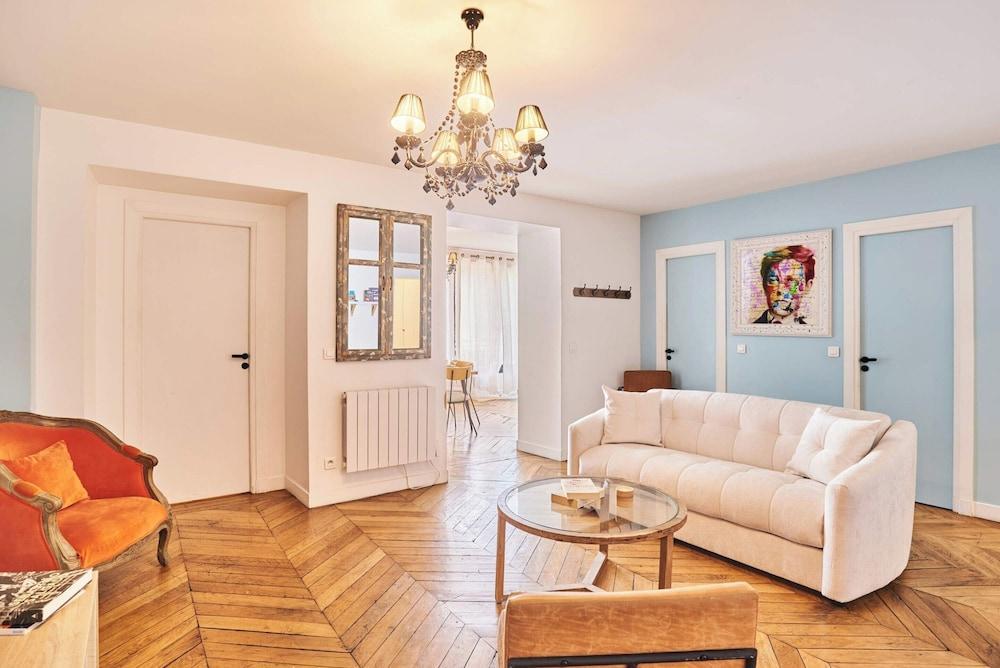 Superb Apartment Center of Paris - Tap to explore photos