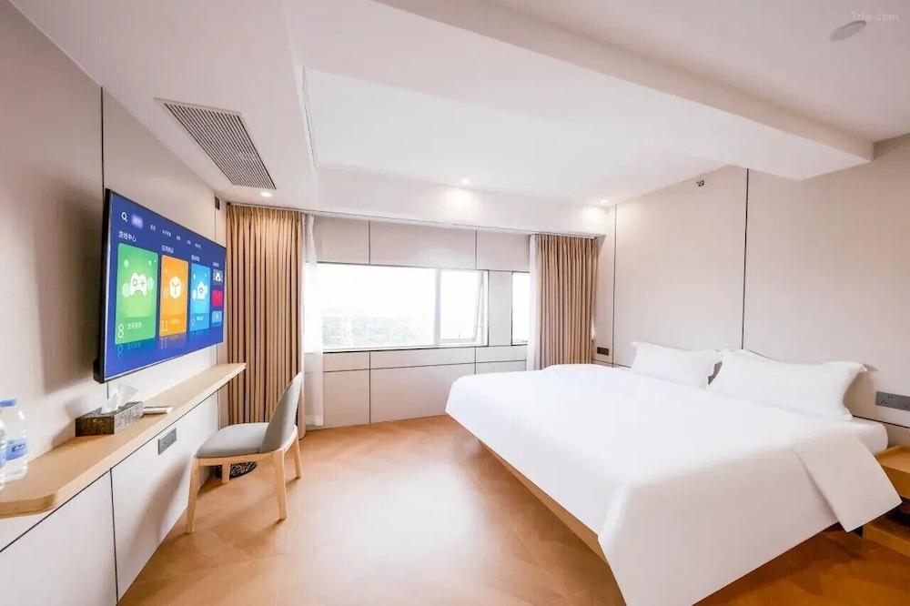 Paxin·High-Altitude City View Apartment (Canton Fair Complex Pazhou Subway Station Branch) Room Type - Classic Single Room, Housekeeping, City View