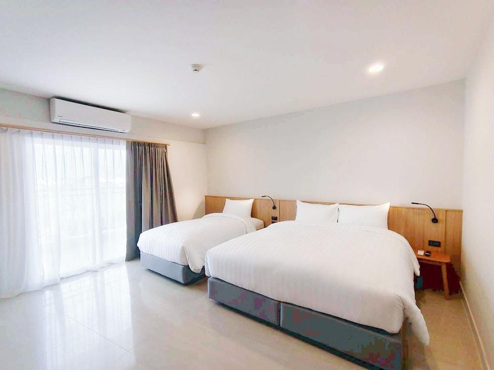 Manditel North Pattaya Room Type - Deluxe Triple Room