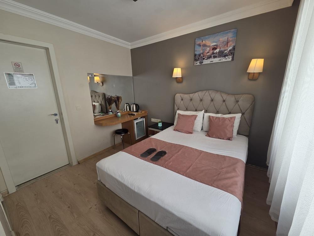 TAKSİM LİFE HOUSE Room Type - Standard Room