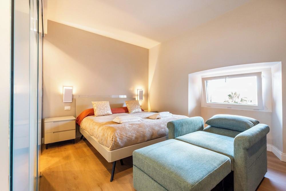 LUMINA3 Luxury Room Guest House, ROME - Tap to explore photos