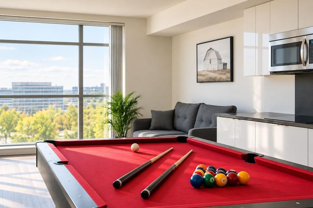 HostlyStays Luxury Suites Room Type - Luxury Room, City View