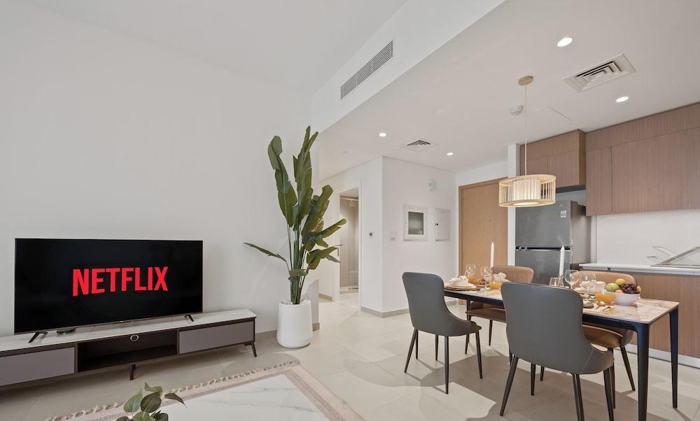 WYZ RENT|Serene 1 BR in Surf 2-Creek Beach Access - Tap to explore photos