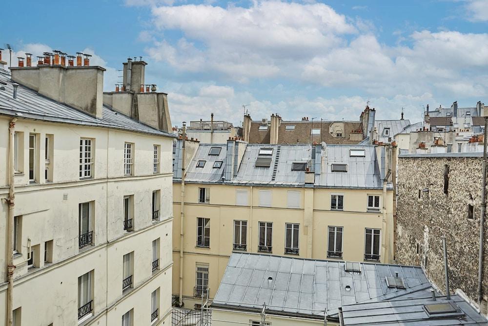 Charming Flat 1 Bedroom Le Marais Beaubourg - Tap to explore photos