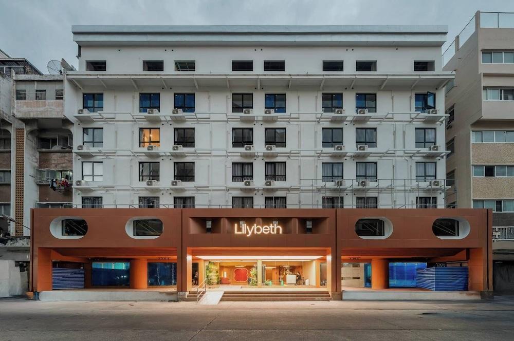 LILYBETH HOTEL PRATUNAM - Tap to explore photos