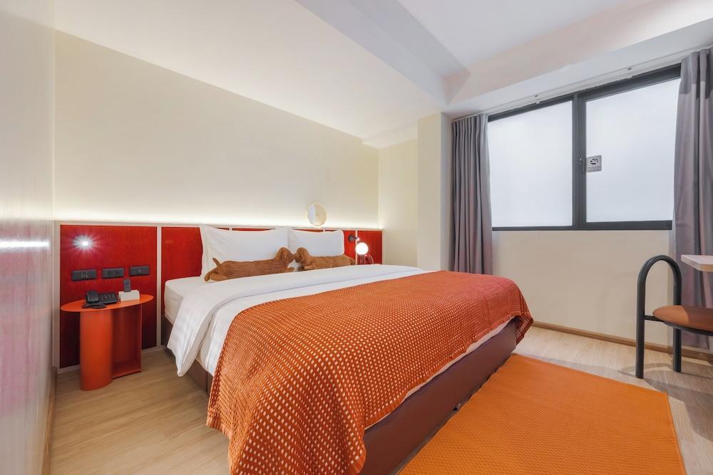 LILYBETH HOTEL PRATUNAM Room Type - Superior Double Room