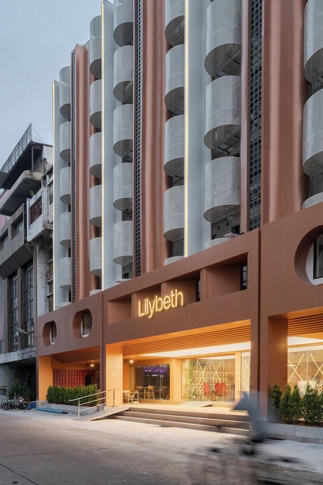 LILYBETH HOTEL PRATUNAM
