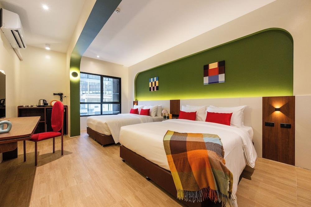 LILYBETH HOTEL PRATUNAM - Tap to explore photos