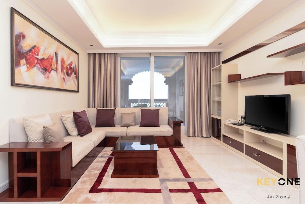 Grandeur 2BR Small Room & Beach Access - Tap to explore photos
