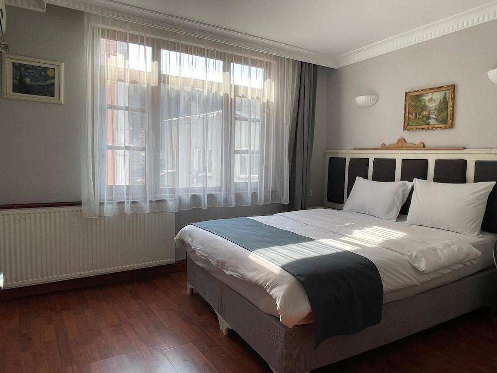 PeraHomes Room Type - Deluxe Apartment