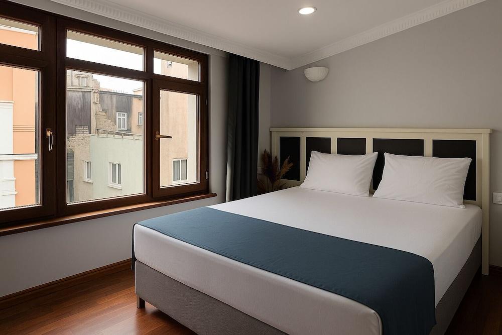 PeraHomes Room Type - Standard Apartment, City View