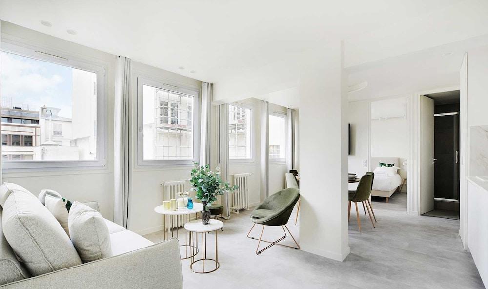 Charming Apartment - 2br/6p - Faubourg-du-roule - Tap to explore photos