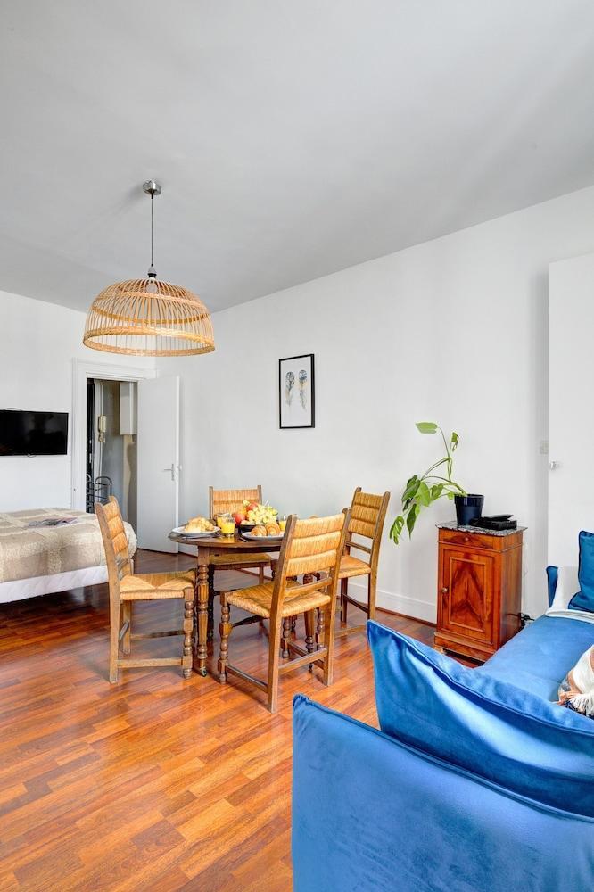 Stylish 1BR in Le Marais District - Tap to explore photos