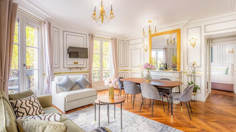 Merveil Luxury Suites - Sebastopol I-II Room Type - Apartment, Balcony, City View