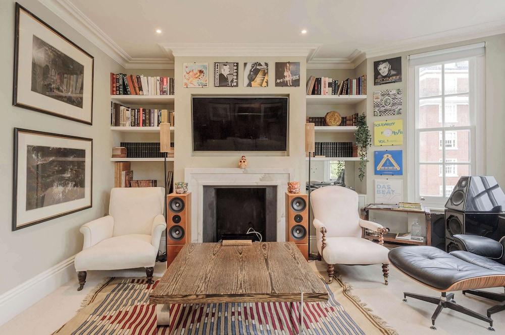 Stylish 3 bed Flat - Marylebone - Tap to explore photos