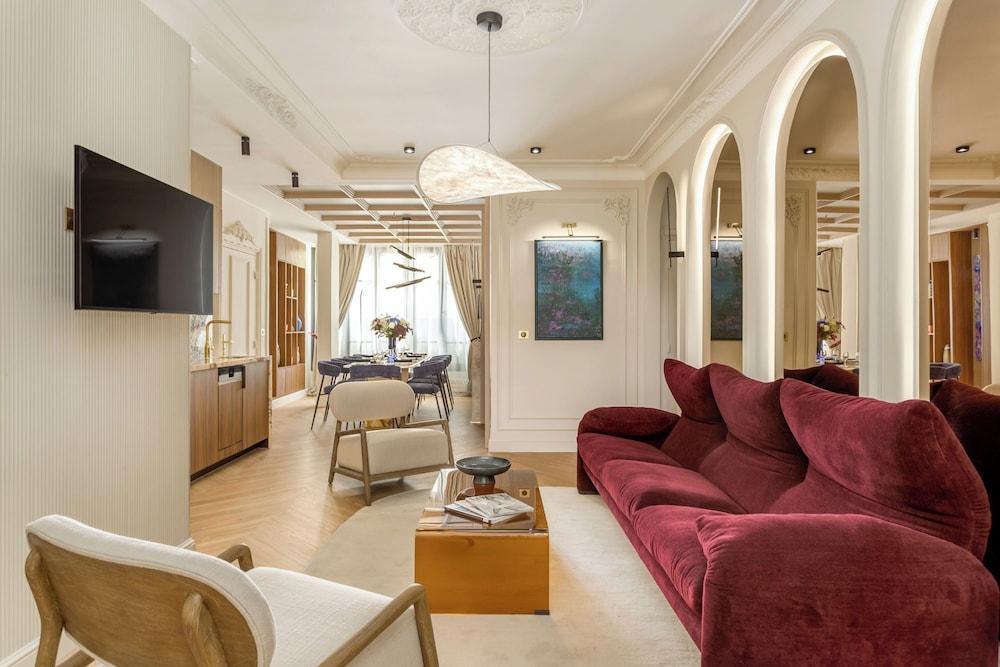 Merveil Luxury Suites - Grenelle I-II - Tap to explore photos