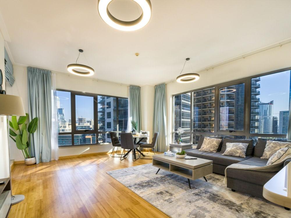 Easygo- Luxury 1bdr South Ridge Downtown - Tap to explore photos