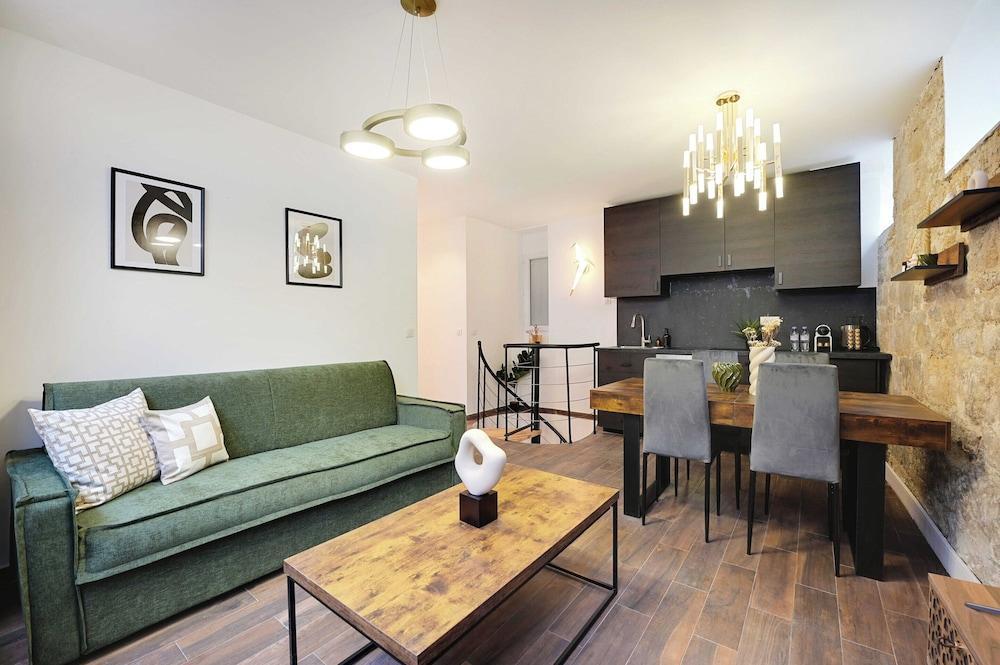 Charming Apartment - AC- 2bd/8p - Port Royal - Tap to explore photos