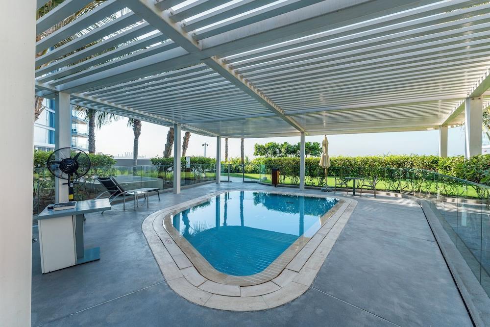Bluewaters Island 1BR Sea & Ain View - Tap to explore photos