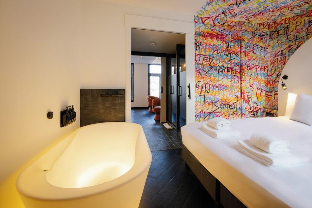 Supper boutique suites Room Type - Design Suite, Balcony, City View