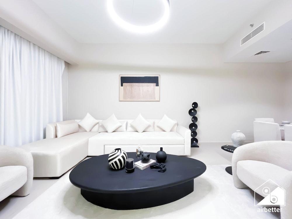 Skyline Elegance Fountain View 3BR in Downtown Room Type - Apartment (3 Bedrooms)