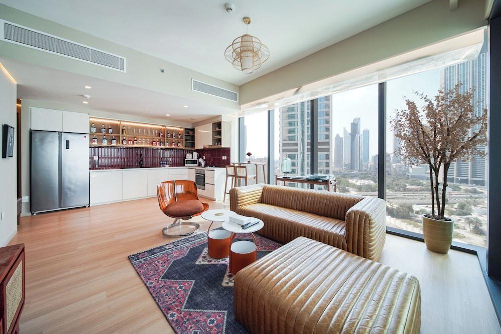 PVH - 2BR Artistic Retreat in Downtown Views 2 - Tap to explore photos