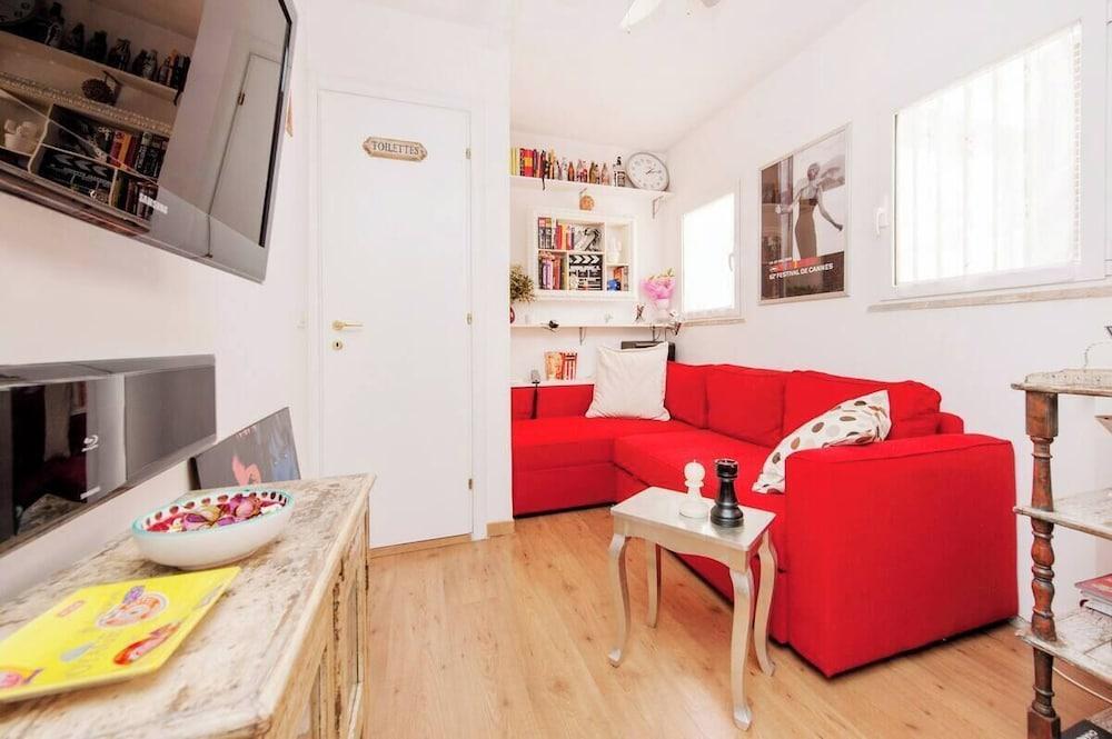 Central Station Terrace Apartment - Tap to explore photos