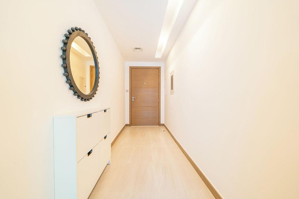 Stunning 2BR Apt – High-Floor with Breathtaking Views