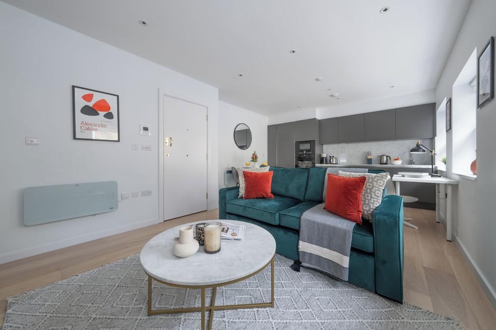 Chic 1BR Close to Tower & Thames Room Type - City Apartment, 1 Double Bed with Sofa bed, Non Smoking, City View Chic 1BR Close to Tower & Thames Room Type - City Apartment, 1 Double Bed with Sofa bed, Non Smoking, City View