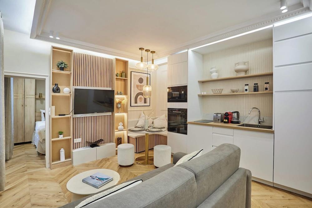 Apartment for 4 People in Paris - Tap to explore photos