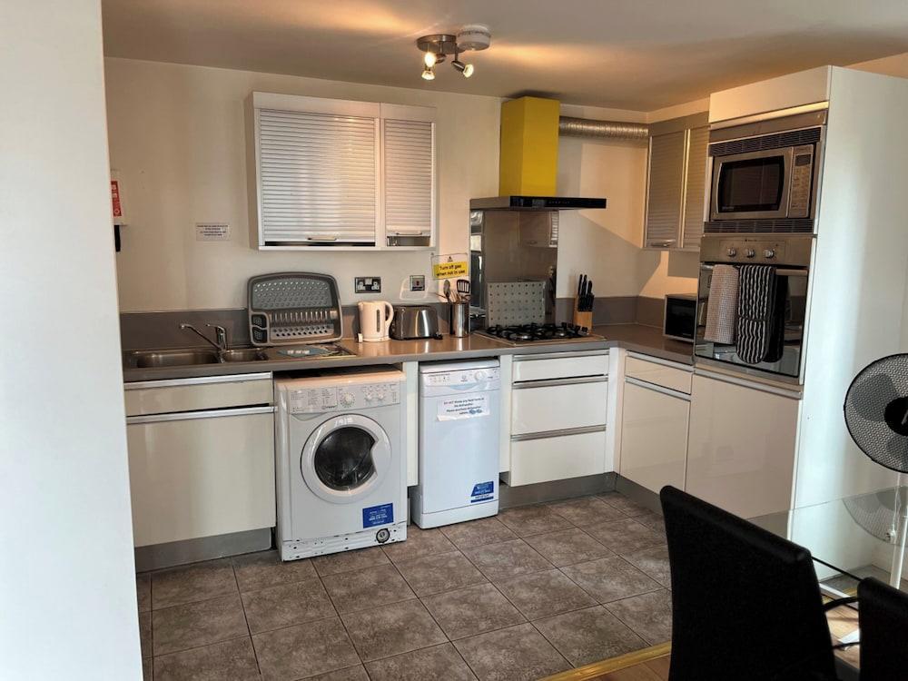Premium 2Pax Apartment with Kitchen - Tap to explore photos