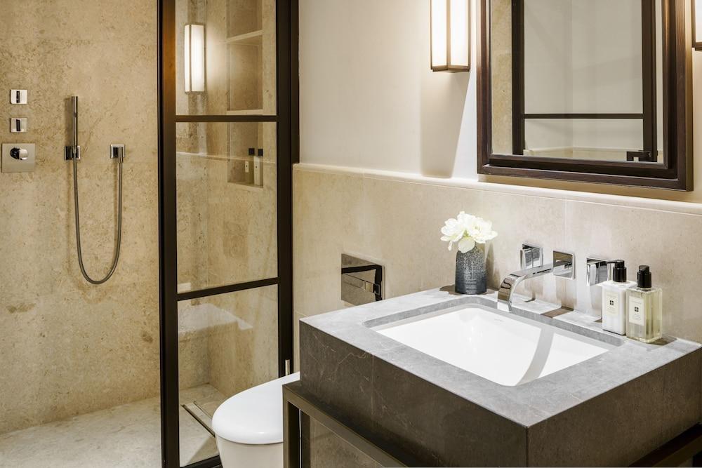 3-bed Deluxe Apt 517 - Tap to explore photos