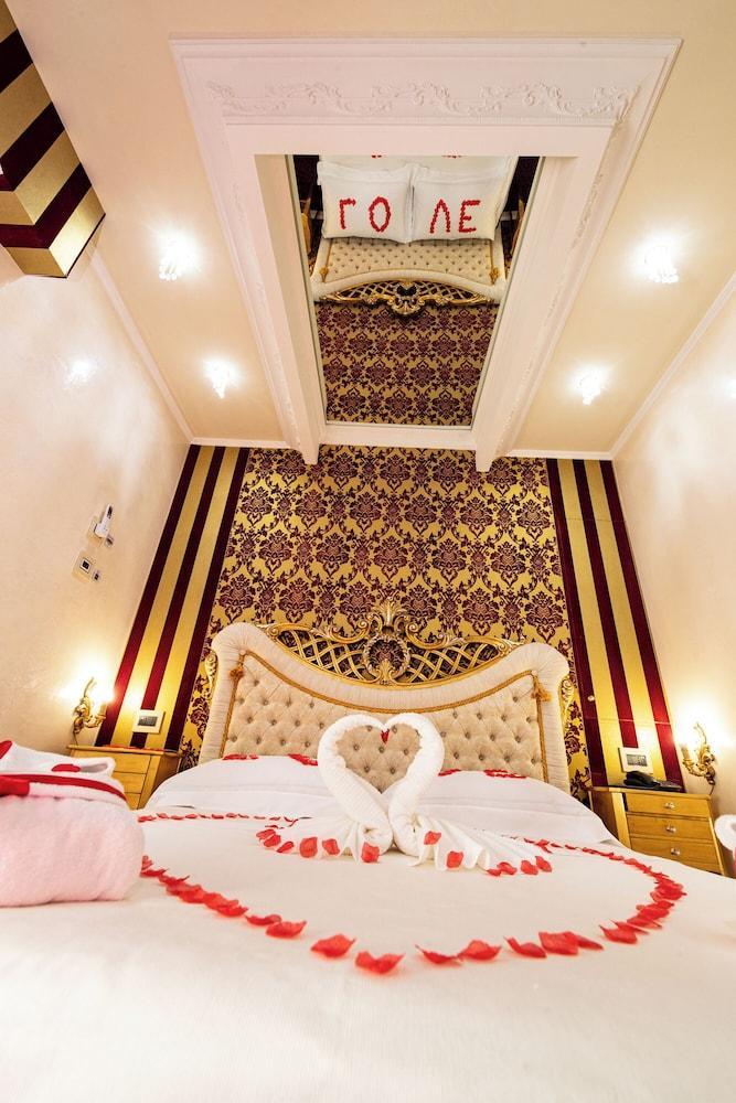guest house eros suite Room Type - Luxury Double Room, Courtyard View