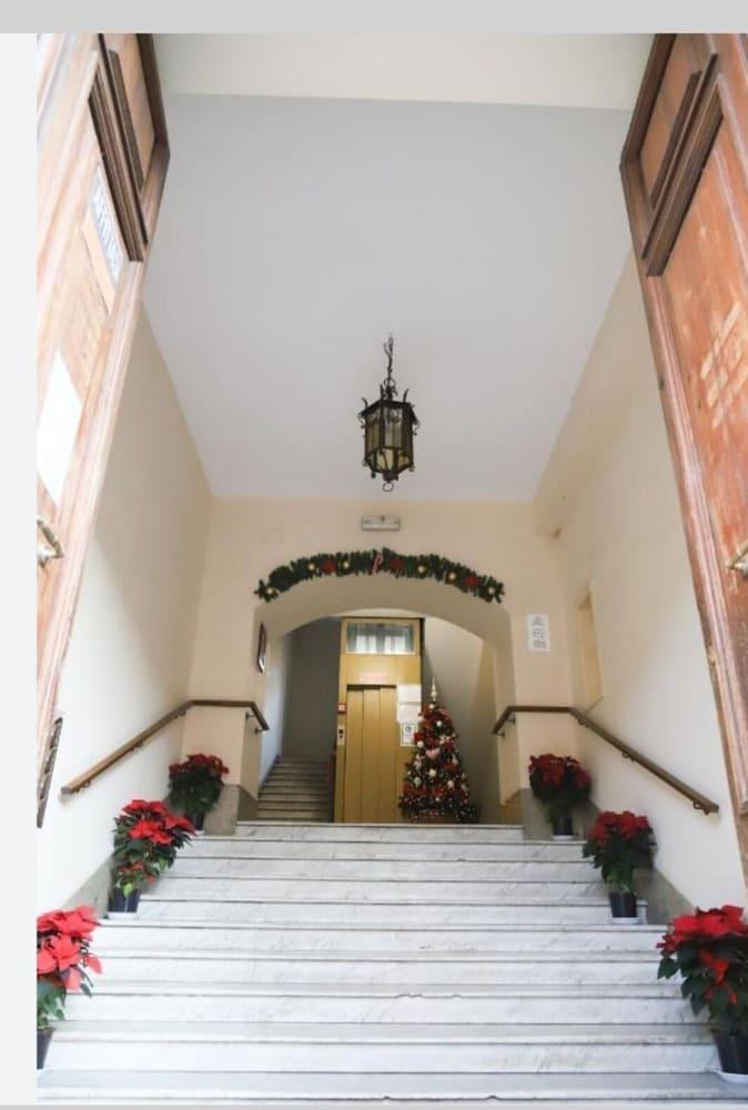 guest house eros suite - Tap to explore photos